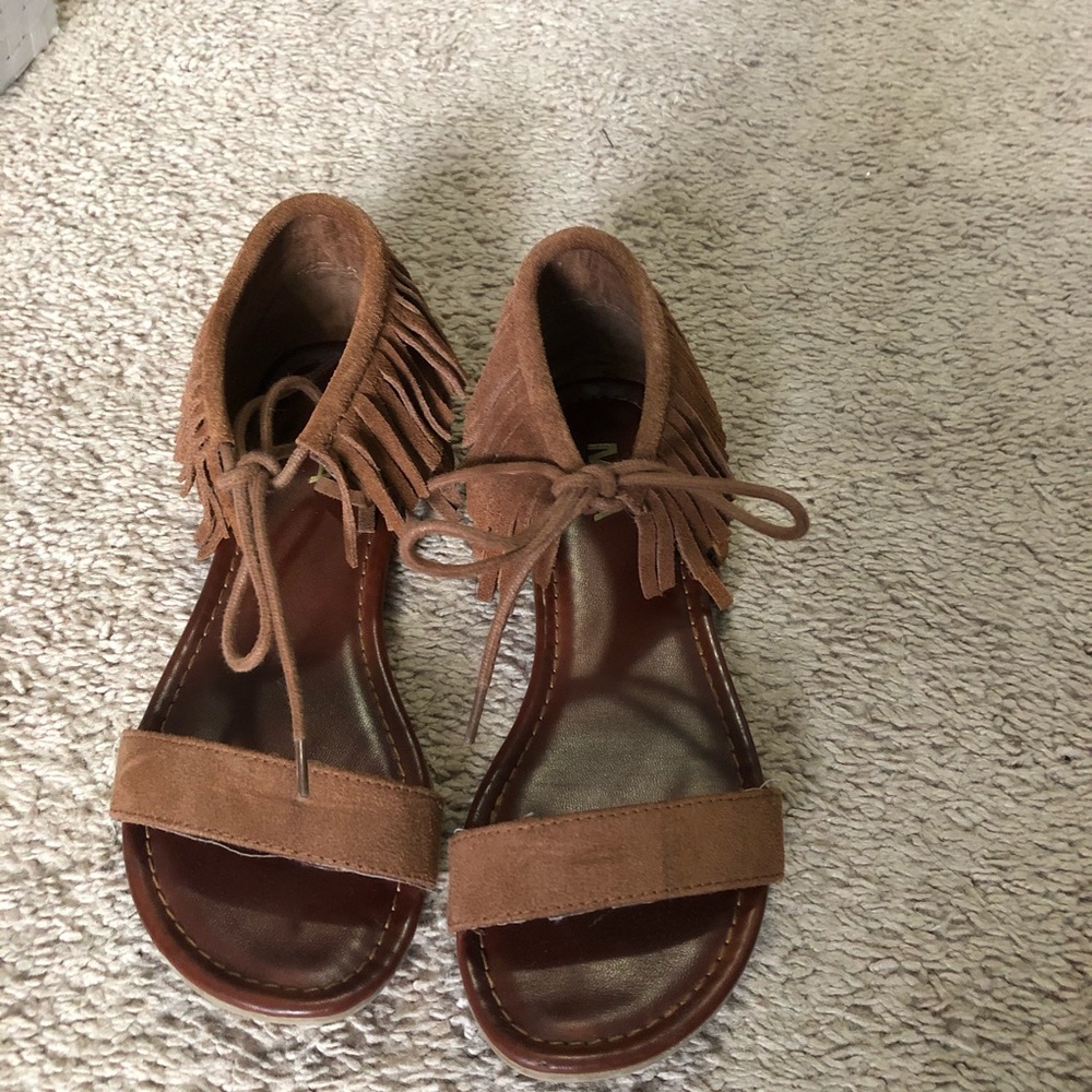 Mia sandals